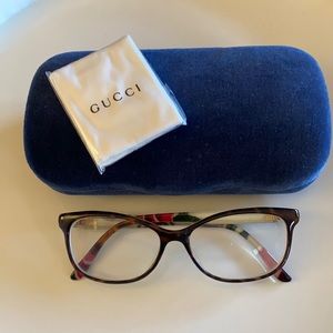 Gucci ophthalmic eyeglass frame in tortoise